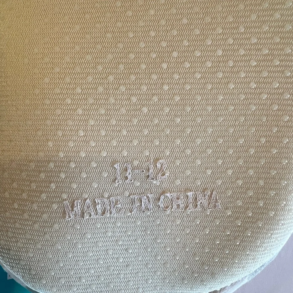 Kids Squishmallows Rosie Pig Tag Size 11/12 Slippers